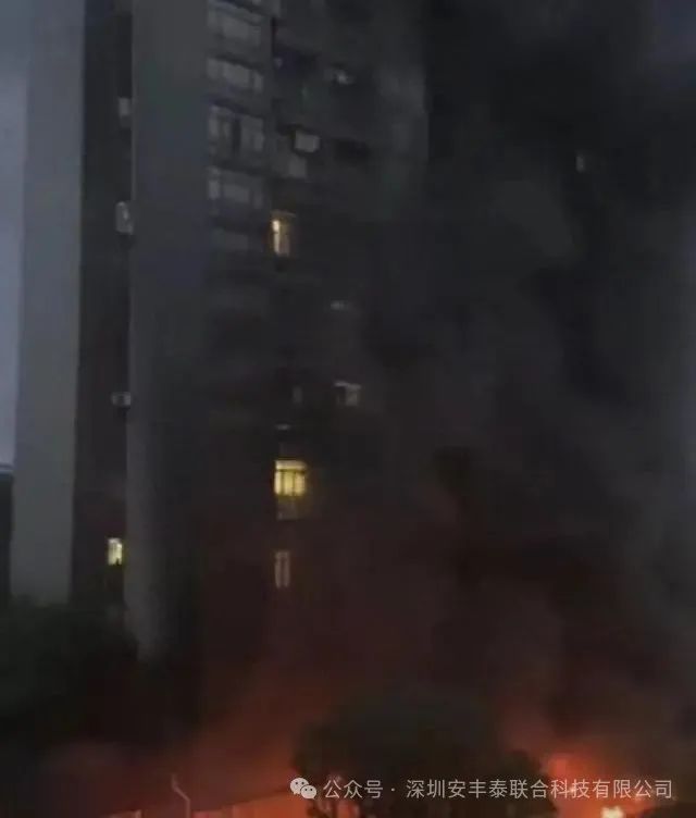 警示案例｜心痛！小區凌晨突發大火，150輛電動車化為灰燼！